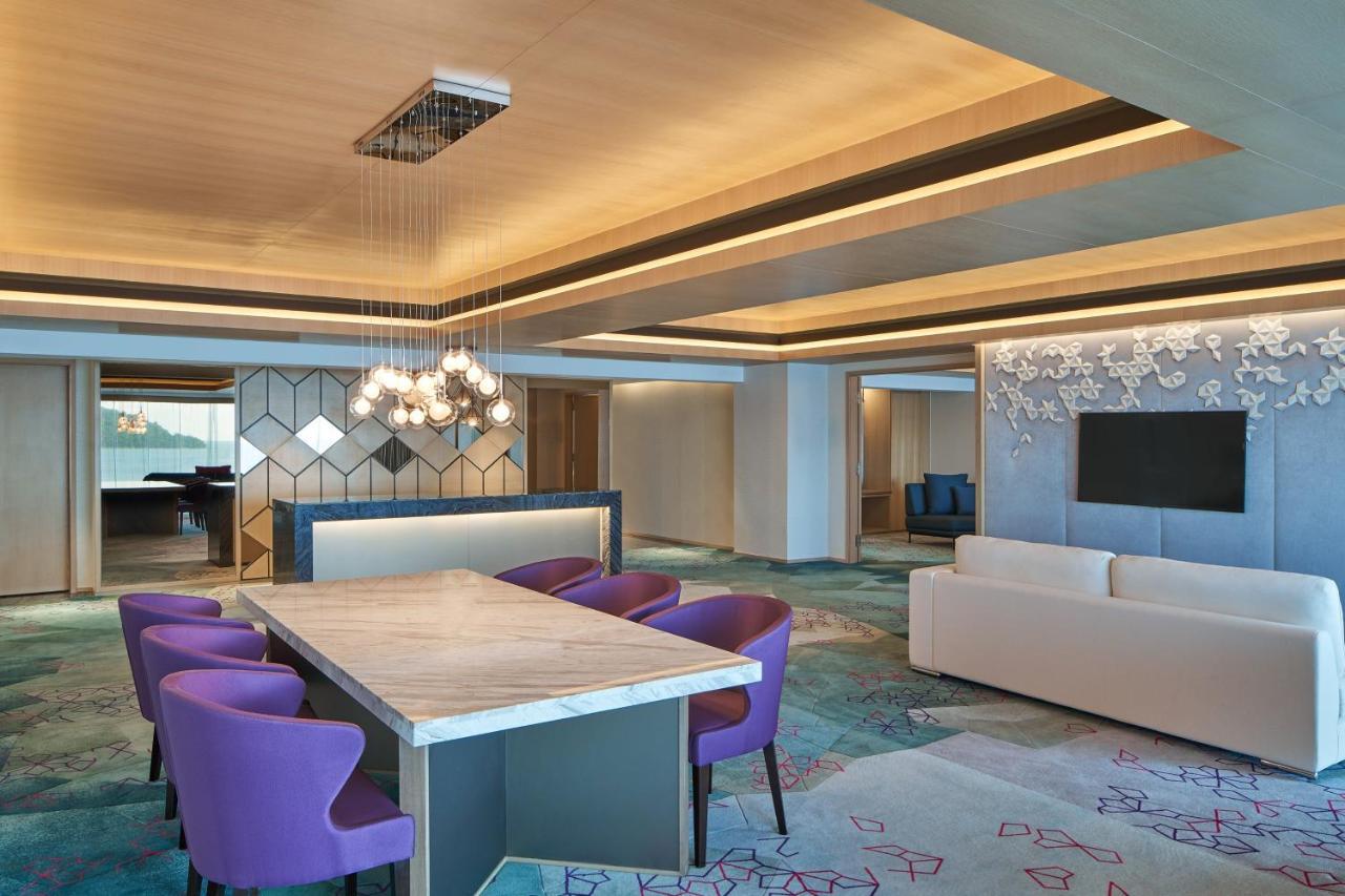 Ambassador Suite mit 2 Schlafzimmern – Zugang zur Club Lounge